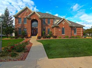 9918 Sequoia Ln, Munster, IN 46321