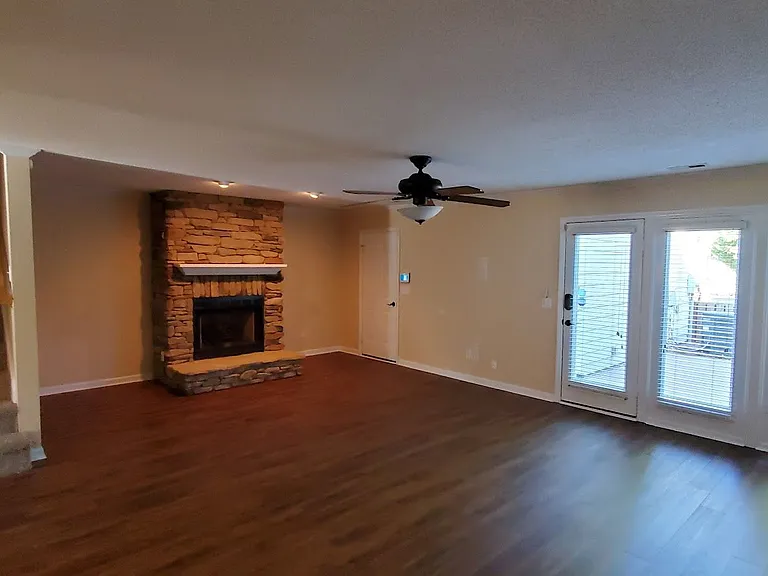 5443 Winters Way — Photo 5