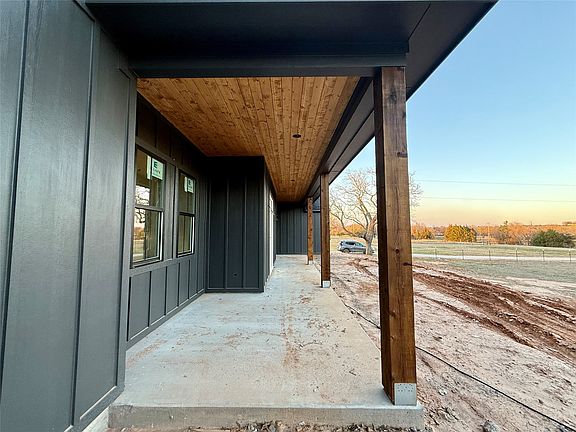 3rd image of 1365 Old Decatur Rd