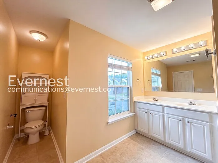 2395 Mayfair Dr — Photo 9