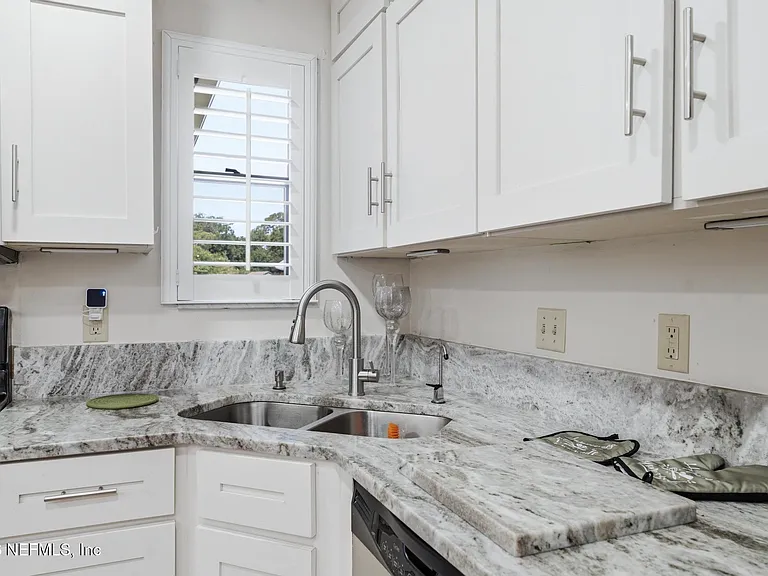 5404 Spring Brook Rd — Photo 6