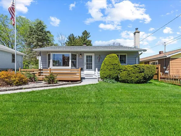 1726 Taylor LANE, West Bend, WI 53090