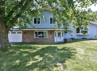 4570 142nd St W, Apple Valley, MN 55124