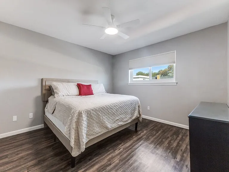 6037 Sandhurst Ln #C — Photo 7