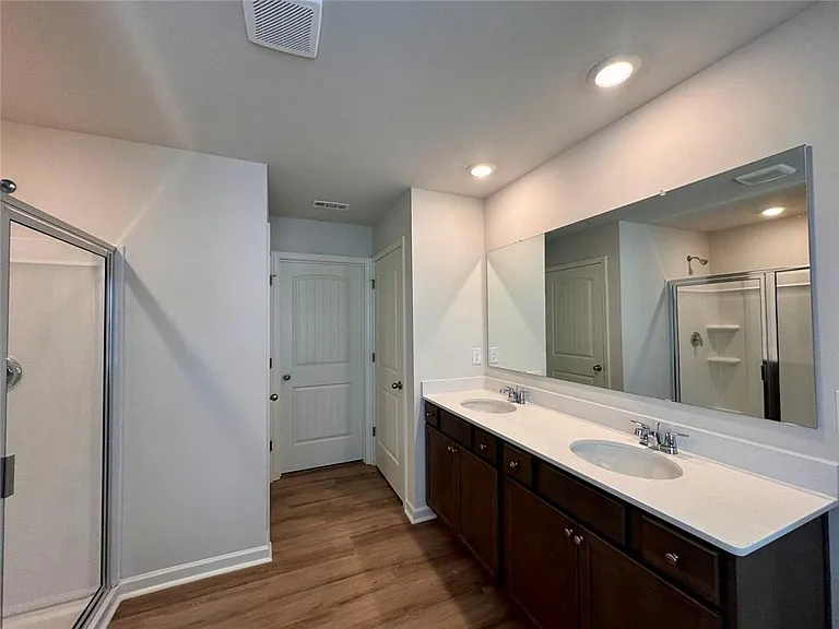 24 Berryville Dr — Photo 9
