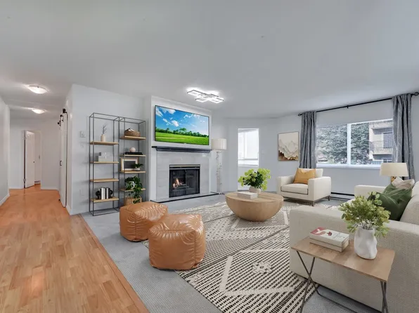 22241 Selkirk Ave #103, Maple Ridge, BC V2X 2X4