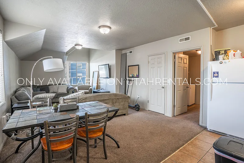 Building Photo - 892 E 700 N #F4-1