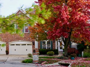 1711 Carman Ridge Ct, Ballwin, MO 63021