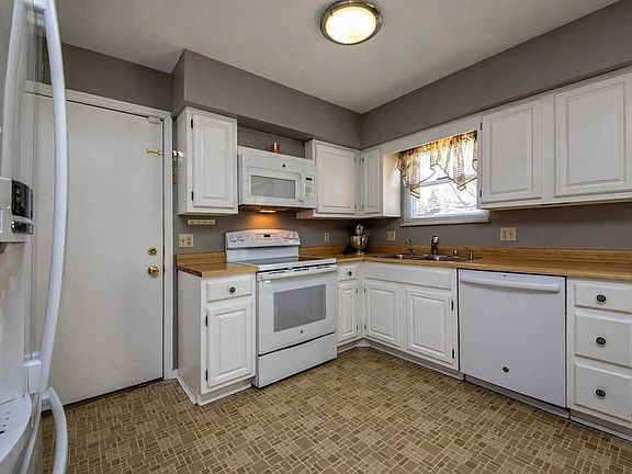2nd image of 4169 Heritage Glen Dr