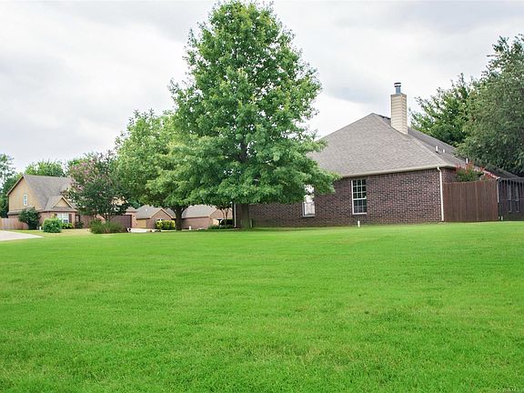 3rd image of 25620 Blackberry Blvd