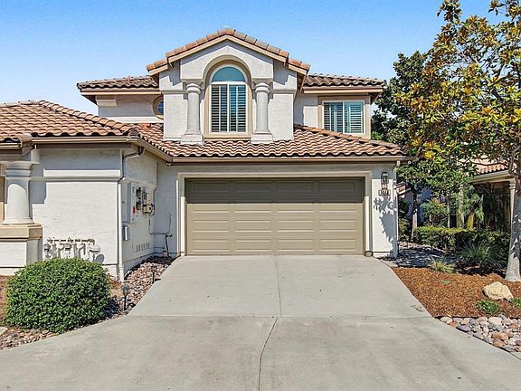 2nd image of 1048 Torrey Pines Rd
