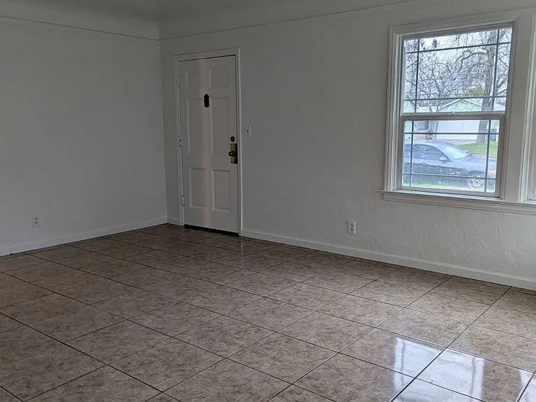 1851 Calimyrna Ave — Photo 7
