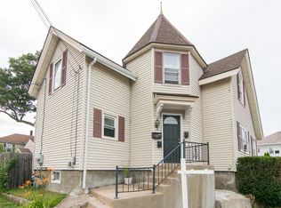 140 Robinson Ave, Pawtucket, RI 02861