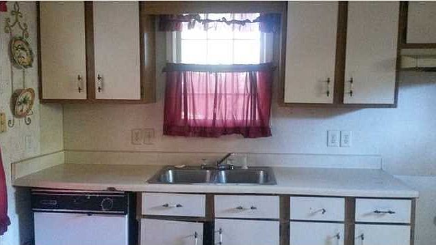 2nd image of 1918 Ryders Ln