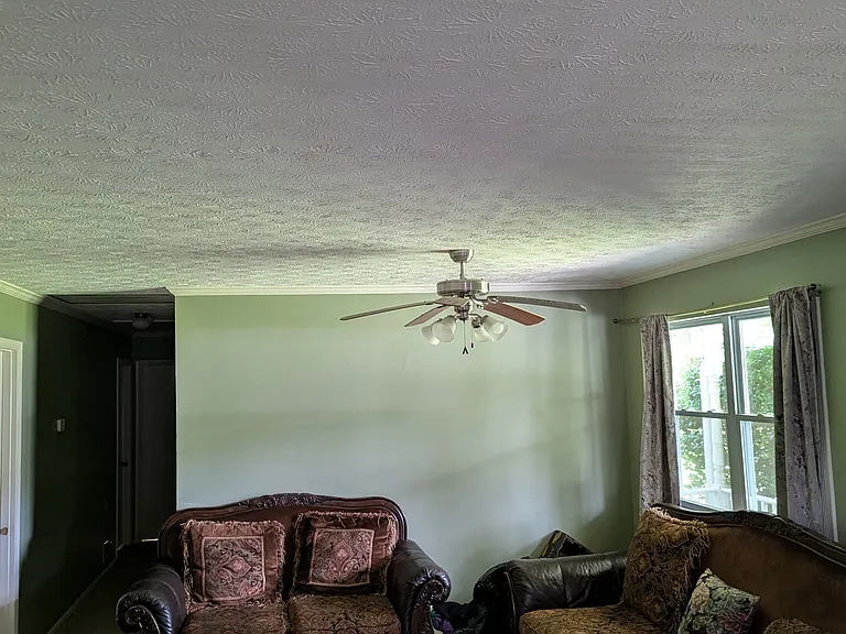 1031 Rock Springs Rd — Photo 9