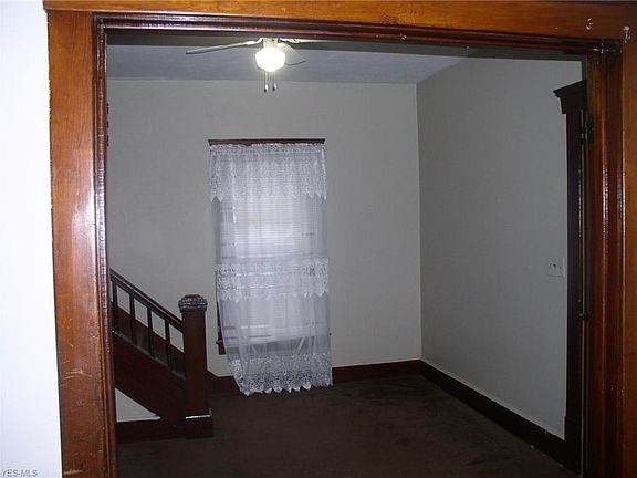 3rd image of 1285 East Ave