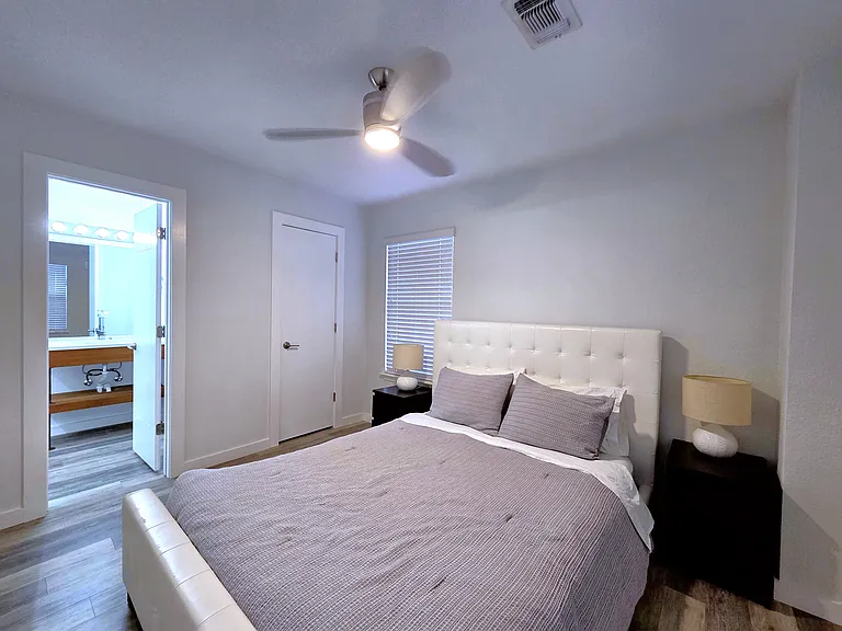 Upstairs Bedroom 2