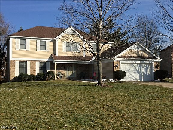 2nd image of 16725 Parkwood Ln