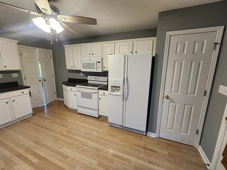 10828 Glenway Pl — Photo 12