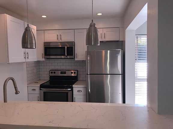 2nd image of 2427 4th St APT 105