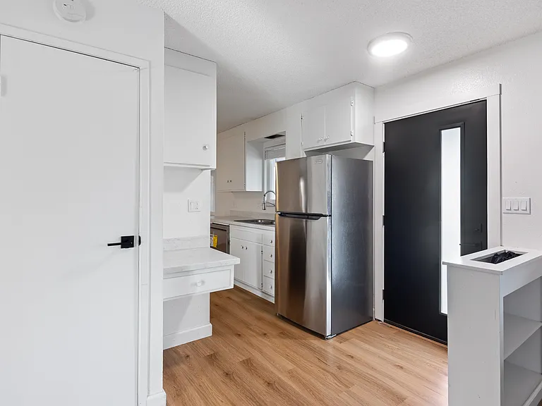 15565 Tracy St #5 — Photo 4