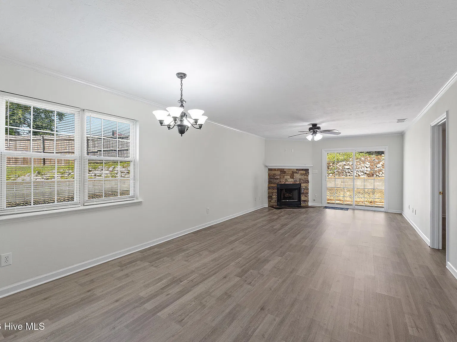 2 bed, 2.0 bath, $1,300 — Photo 3