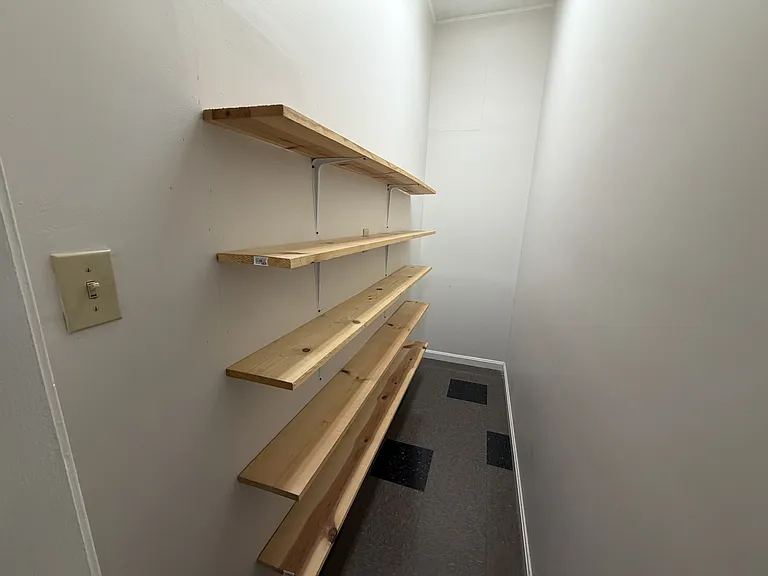 319 Cathedral Mnr #1 — Photo 17