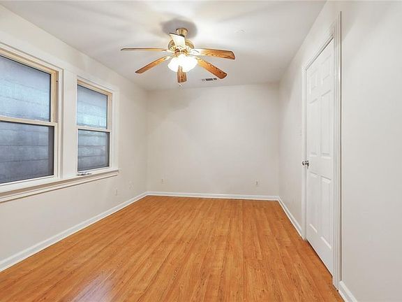 4th image of 3614 Clematis St