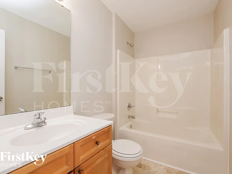 5823 Hamilton Oaks Dr — Photo 13
