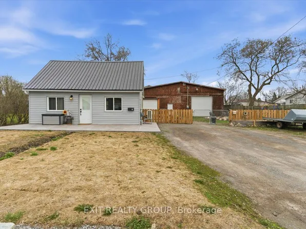 43 Centre St, Belleville, ON K8N 4W7