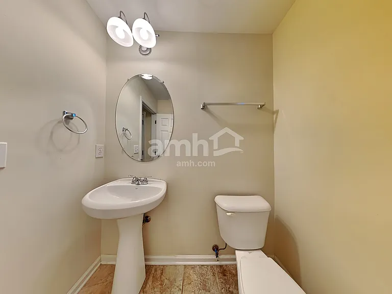 121 Mockernut Dr — Photo 10