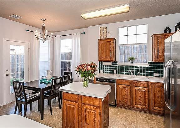 4th image of 6201 Oxford Pl