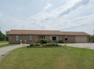 6465 Hinchey Rd, Pinckney, MI 48169