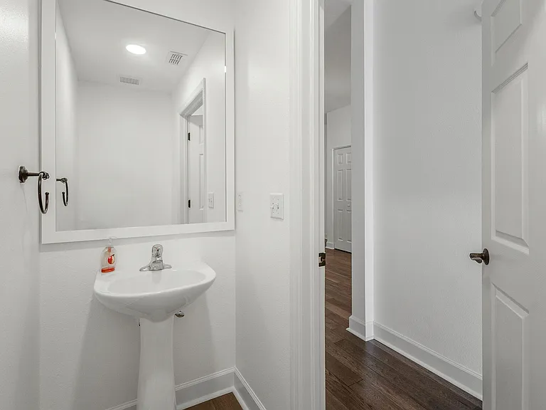 Guest 1st Floor 1/2 Bath/Powder Room