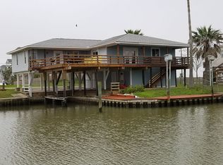 101 Dolphin Ln, Freeport, TX 77541