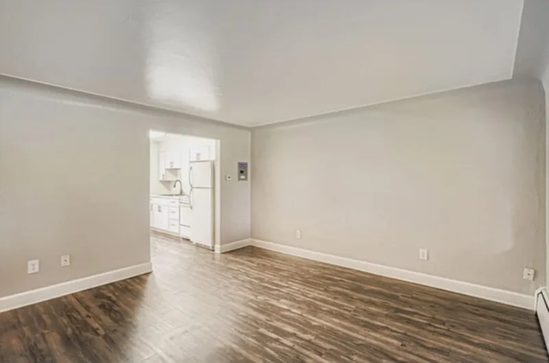 Move-In Special: Qualified applicants with strong credit, positive rental history, and verifiable em — Photo 4