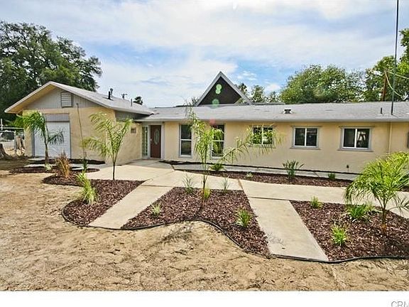 3rd image of 1221 E Acacia Ave