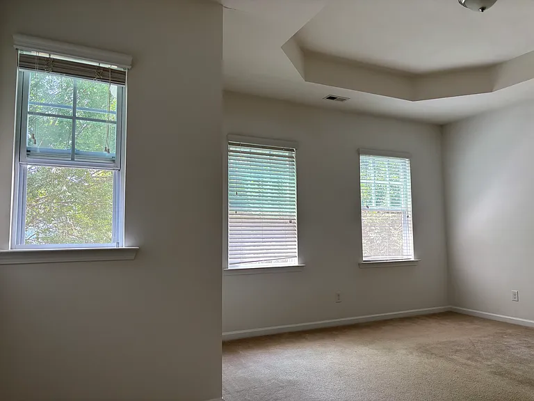 Royal Winchester Dr — Photo 21
