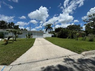 2702 Campus Hill Dr, Tampa, FL 33612