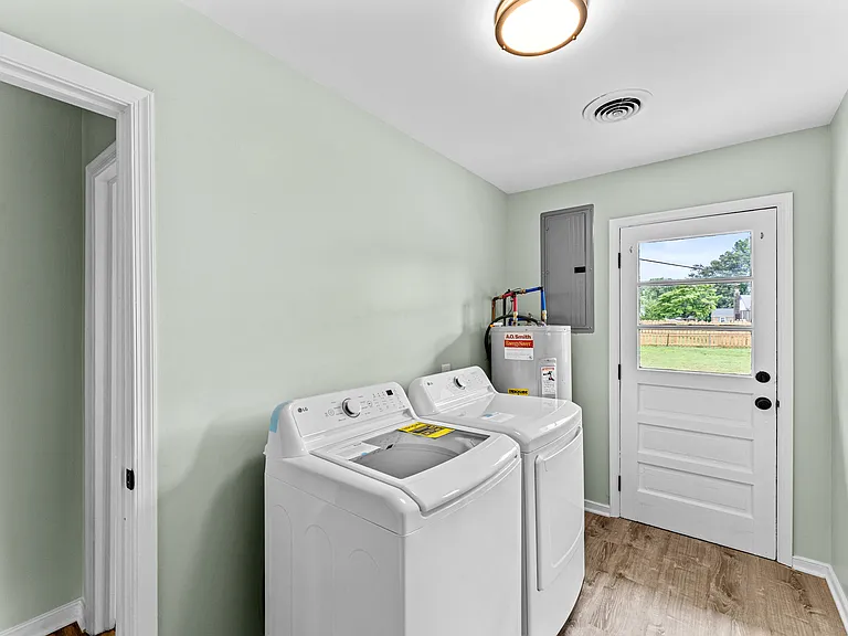 8327 Sherton Dr — Photo 10
