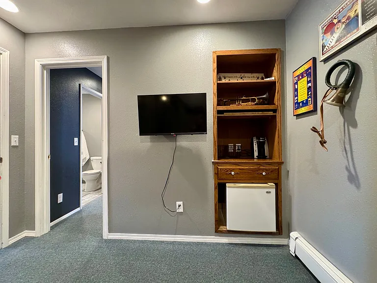 11595 Mendenhall Loop Rd — Photo 3