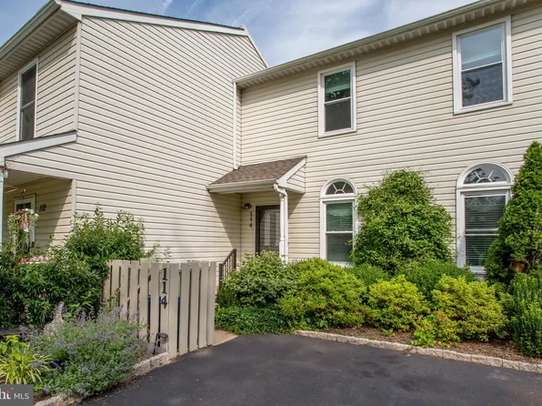 114 Pipers Pl, Chalfont, PA 18914