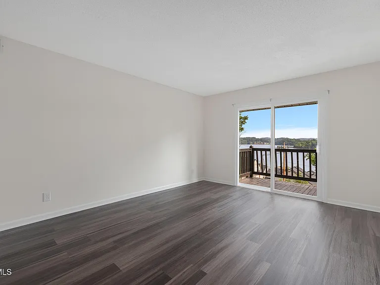 107 Angeline Dr #5 — Photo 9