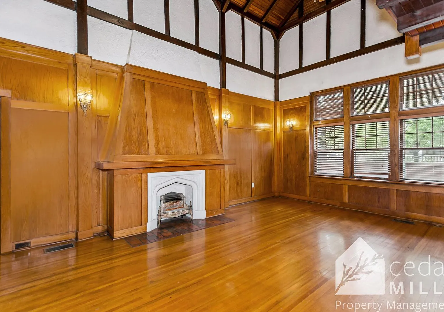 Stackman Court — Photo 2