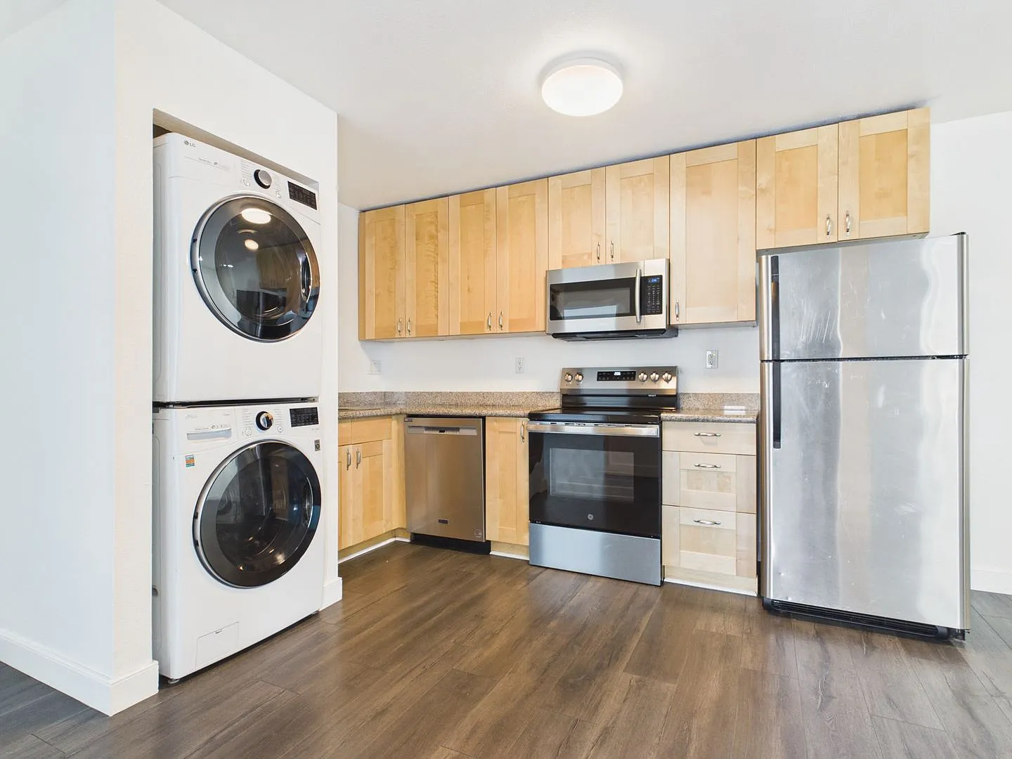 Loft Condo at Cypress Park Includes Washer and Dryer — Photo 4
