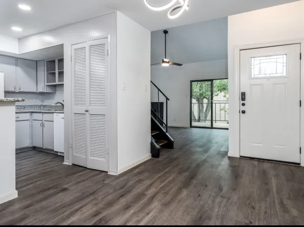 10811 Richmond Ave APT 109, Houston, TX 77042