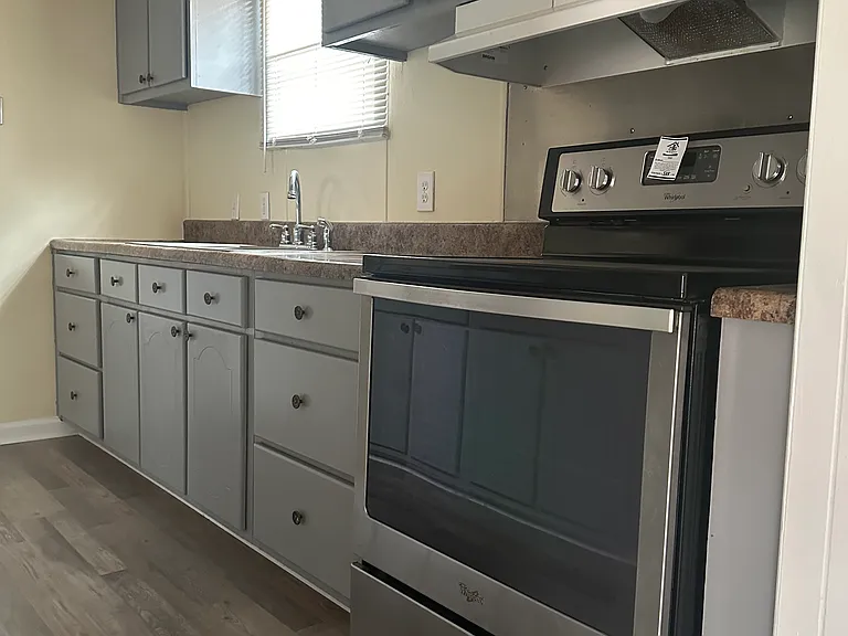 608 Newton Ave — Photo 9