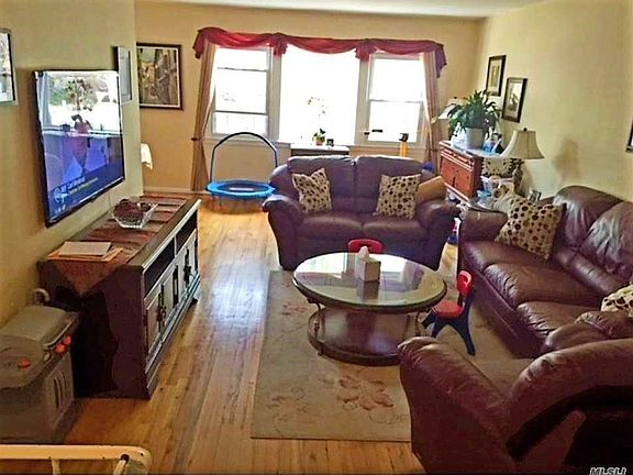 3rd image of 5713 223rd St #2