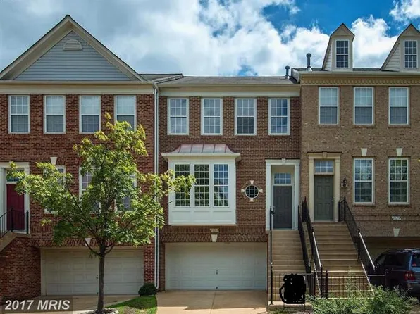 4623 Fair Valley Dr, Fairfax, VA 22033