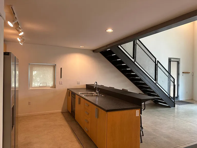 1001 E 17th St #132 — Photo 10
